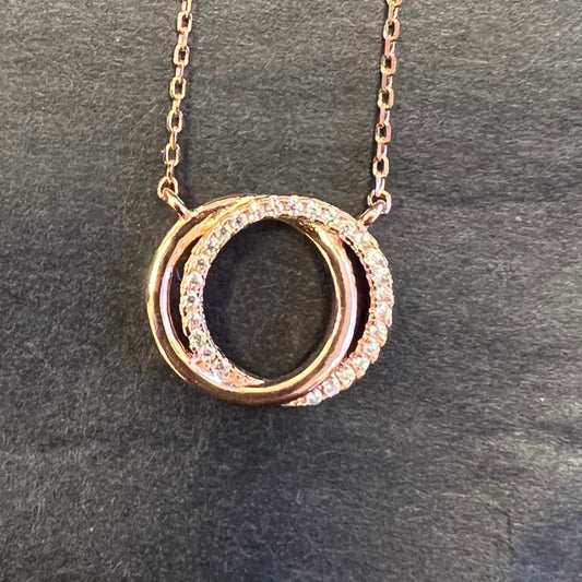 Rose gold tveir hringir saman
